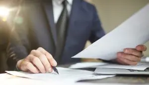 Få rådgivning om opdatering af kontrakter