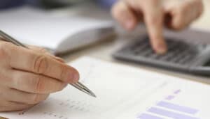 Hastelov vil udskyde fristen for indberetning af årsrapporten med en måned